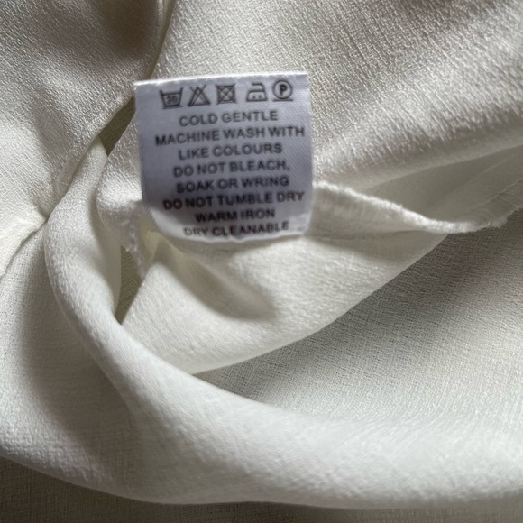 Pink Lily Ivory Ruffled Romper Size Medium - Picture 6 of 10